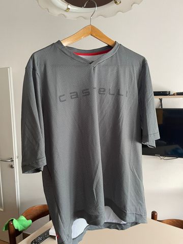Used Castelli TRAIL TECH TEE 2 - verde 2024 bike — image 1 of 4