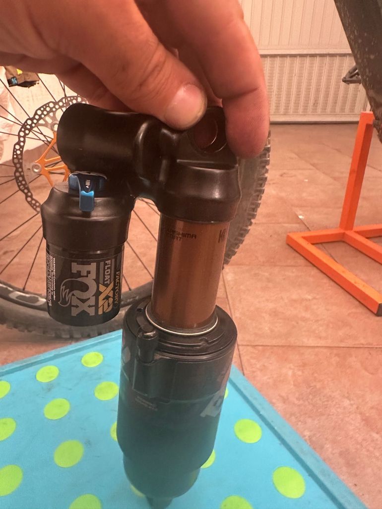 新品未使用 FOX 2024 FACTORY SERIES FLOAT X2 Fox 2024 Float X2 Factory Shock – Thunder Mountain Bikes