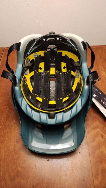 Used MET Roam MIPS 2024 bike — image 5 of 5