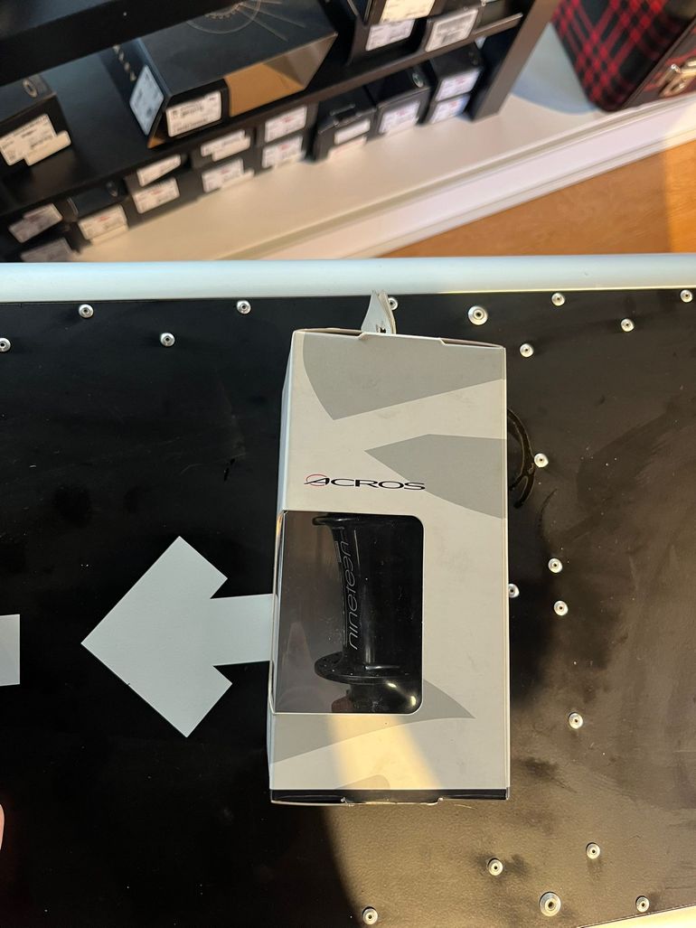 Used Acros Nineteen Boost 2024 bike — image 3 of 4