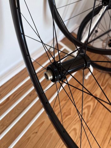 Used NW Ultra light D35 2023 bike — image 5 of 11