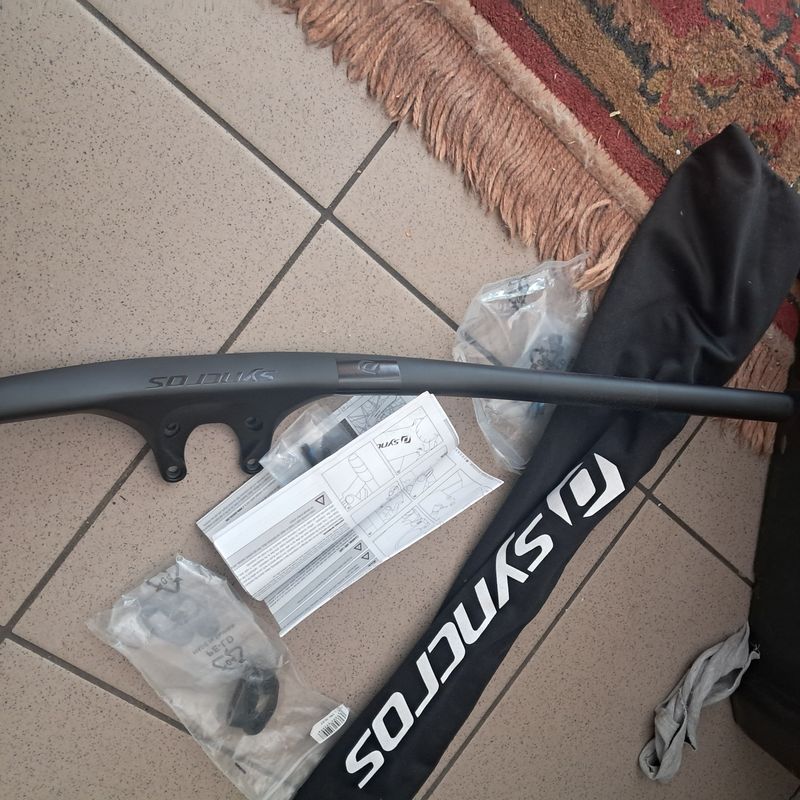 Used Syncros Hixon ic DH 2021 bike — image 1 of 5