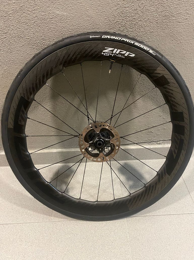 Used Zipp 454 NSW 2024 bike — image 2 of 6