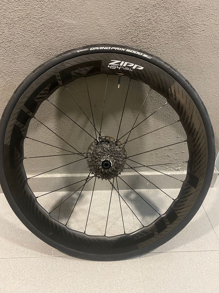 Used Zipp 454 NSW 2024 bike — image 4 of 6