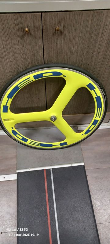 Used no brand 3 RAZZE bike — image 2 of 2