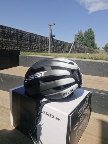 Used Gist revol 2025 bike — image 2 of 3