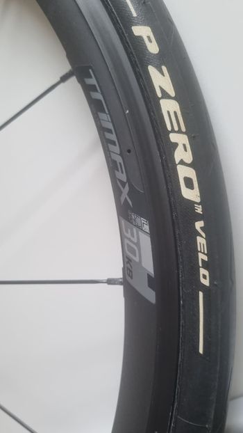 Vision Frontwheel Trimax 30 + Pirelli P Zero Velo Tubular 2023 bike d'occasion — image 2 sur 6