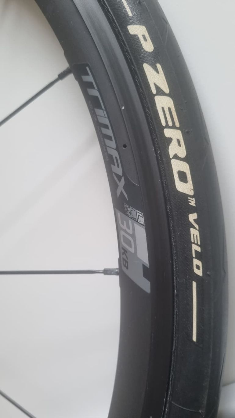 Vision Frontwheel Trimax 30 + Pirelli P Zero Velo Tubular 2023 bike d'occasion — image 2 sur 6