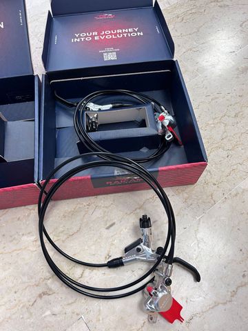 Raicam RXC FACTORY SILVER ANT/POST 2024 Brakes d'occasion