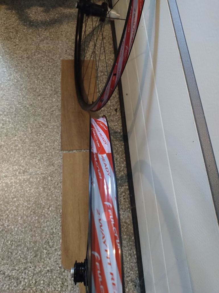 Used Fulcrum Rapid Red 500 2023 bike — image 8 of 8
