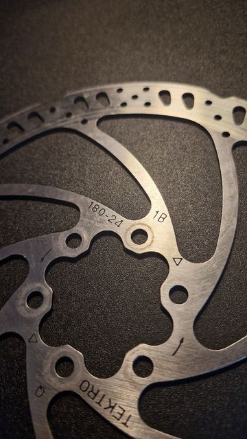 Used Tektro disque 2024 bike — image 2 of 3