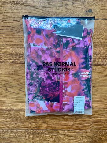 Brugt Pas Normal Studios Essential Kaleidoskop Pink 2025 Cycling Clothing