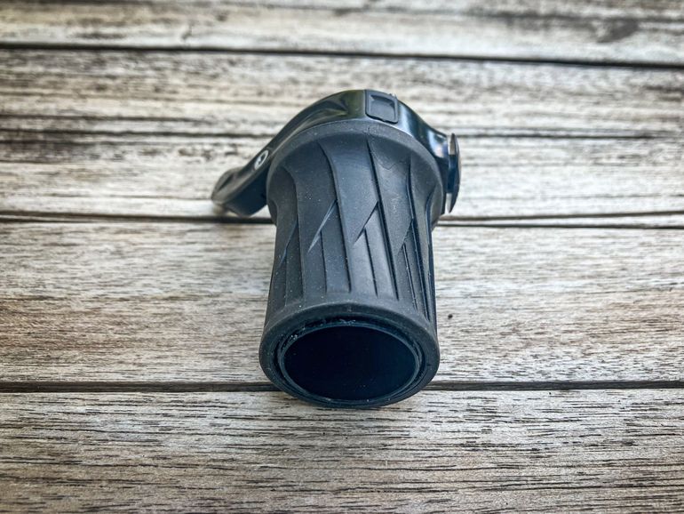 Used RockShox ✊  TwistLoc Remote – 2 Positions (Auto-Release) 2022 bike — image 4 of 5