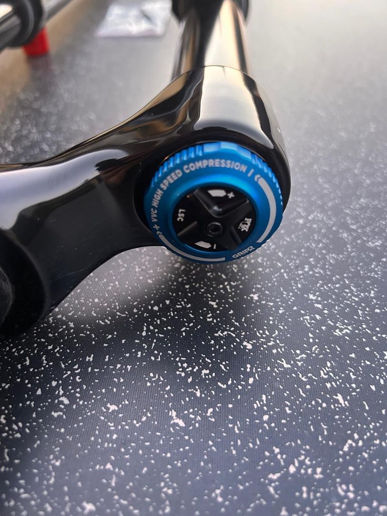 Fox 36 GRIP2 Performance Elite 160mm 2022 bike d'occasion — image 5 sur 7