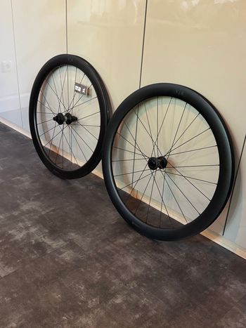 Van Rysel VR 50 Carbon Wheel 2025 bike de segunda mano — imagen 2 de 11