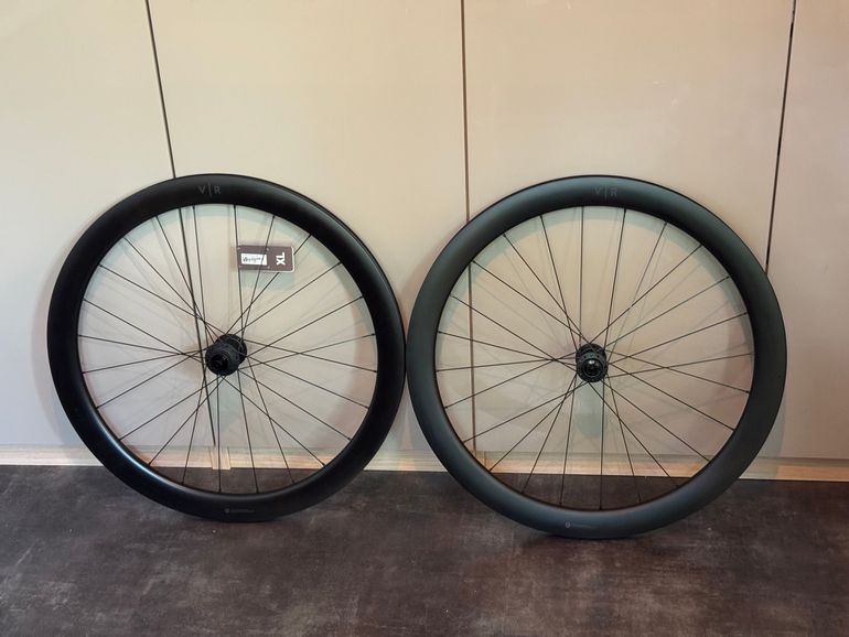Van Rysel VR 50 Carbon Wheel 2025 bike de segunda mano — imagen 1 de 11
