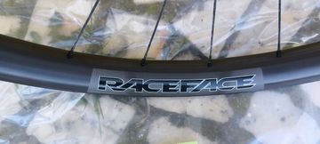 Gebrauchtes Race Face Next'r 31 carbon bike — Bild 3 von 10