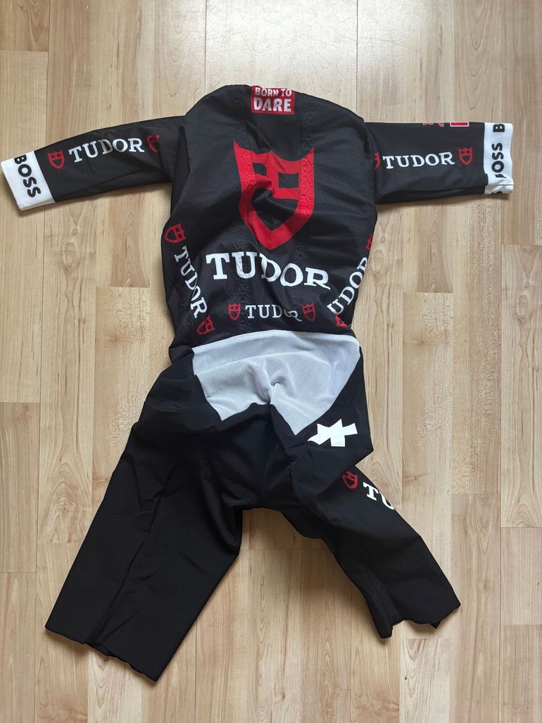 Brugt Assos Fendq TT Chronosuit 2025 bike — billede 3 af 4