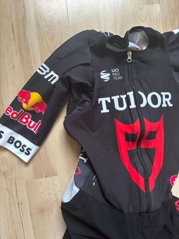Brugt Assos Fendq TT Chronosuit 2025 bike — billede 2 af 4