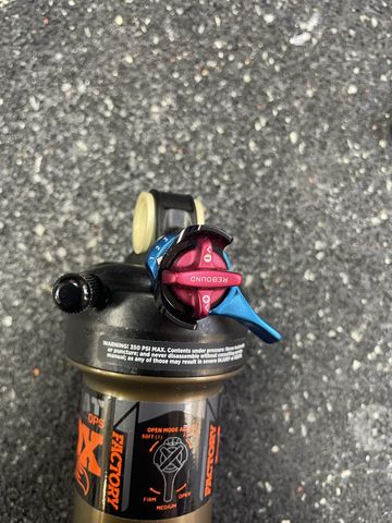 Tweedehands Fox Float DPS Factory 2023 bike — afbeelding 6 van 6