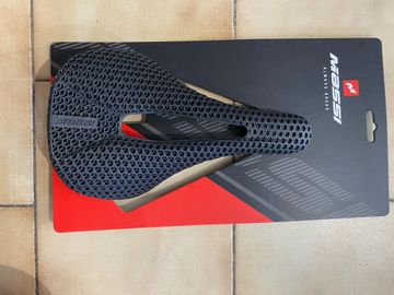 Used massi Saddles & Seatposts