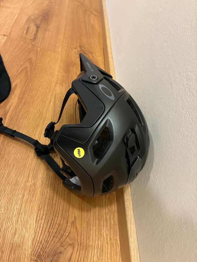 oakley DRT5 Maven MIPS schwarz 2025 bike usato — immagine 6 di 8
