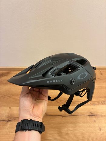 oakley DRT5 Maven MIPS schwarz 2025 bike usato — immagine 2 di 8