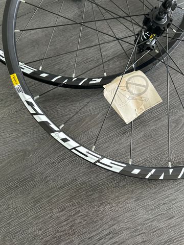 Mavic Cross one disc 584 x 19C 2016 bike usato — immagine 2 di 10