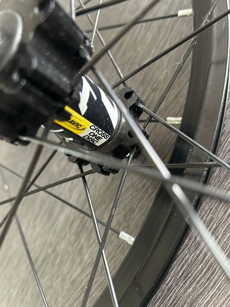 Used Mavic Cross one disc 584 x 19C 2016 bike — image 3 of 10