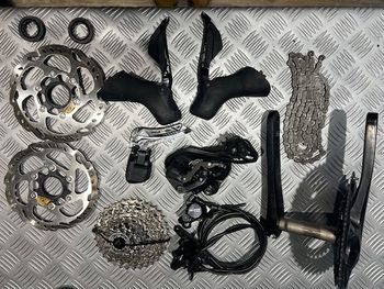Shimano, 105 Di2 12v DISC