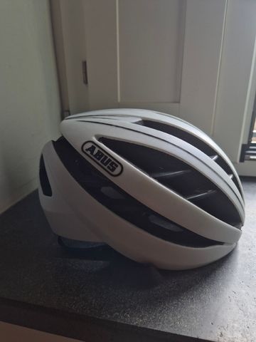 Brugt ABUS Aventor 2022 bike — billede 3 af 5