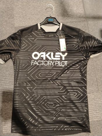 Used oakley factory 2024 Cycling Clothing