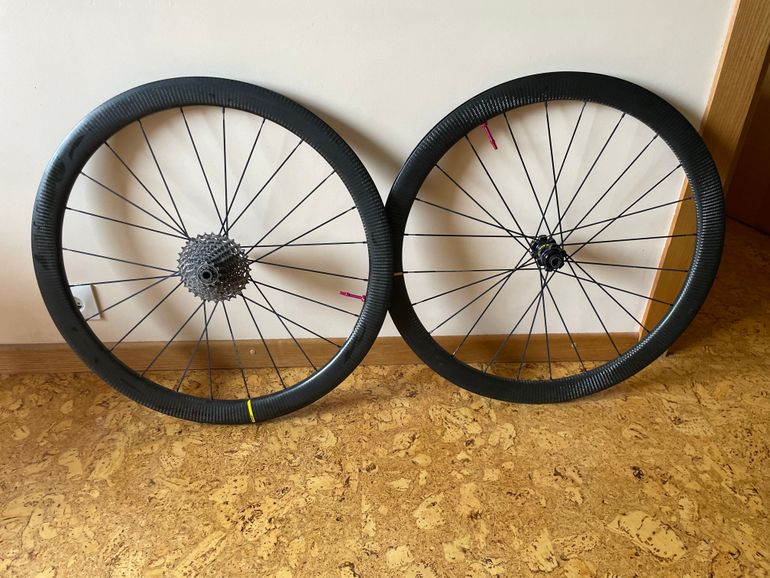 Brugt Mavic Cosmic Pro Carbon Ust Disc 45mm bike — billede 1 af 4