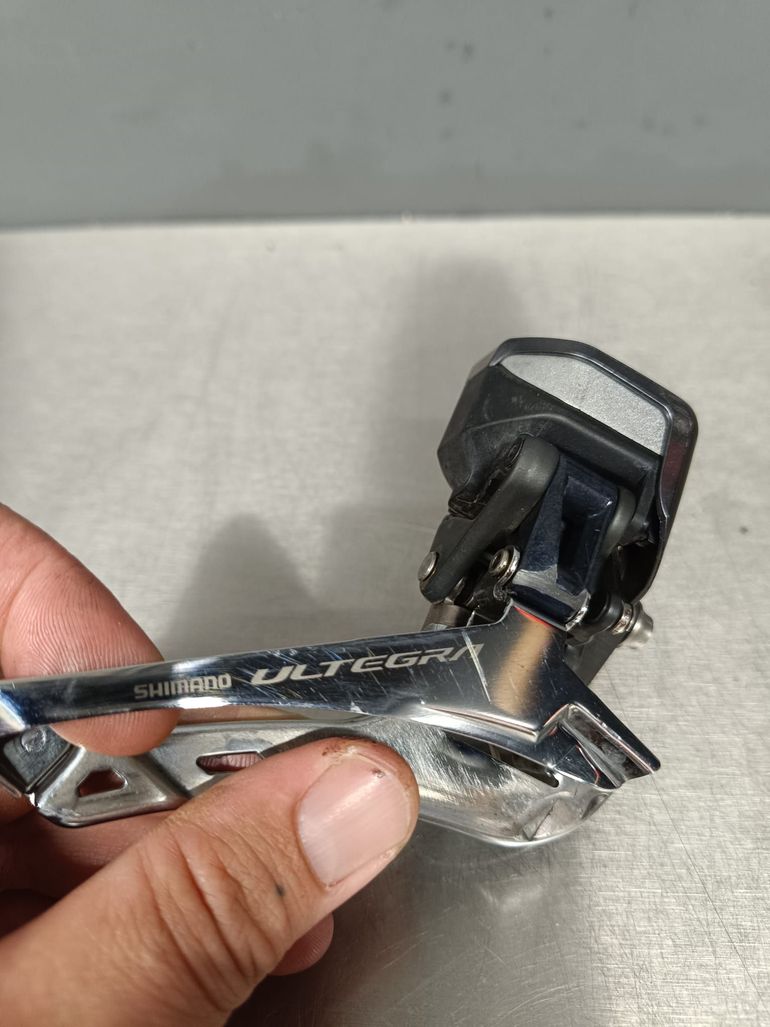 SHIMANO ULTEGRA DI2 FD-R8050 Umwerfer EUR 80,00 - DE