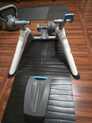Used Tacx smart flow 2024 bike — image 3 of 3