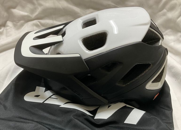 Lazer Jackal KinetiCore 2024 bike usato — immagine 7 di 8