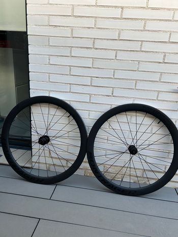 Used Bontrager Aeolus Elite 50 TLT 2025 bike — image 1 of 7