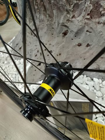 Used Mavic slr 32 disc 2025 bike — image 4 of 5