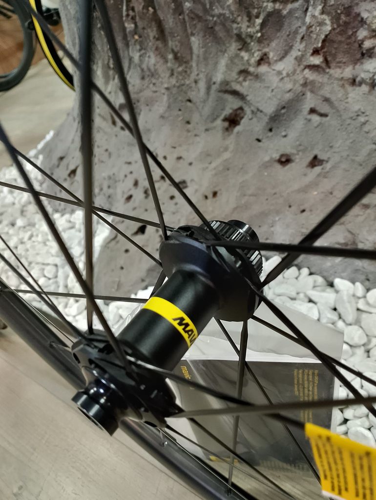Used Mavic slr 32 disc 2025 bike — image 4 of 5