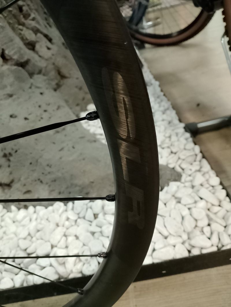 Used Mavic slr 32 disc 2025 bike — image 2 of 5