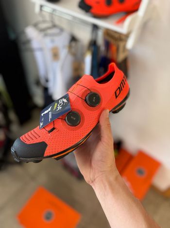 Used DMT Schuh KM0 | MTB, coral/black size 43 2025 Cycling Shoes