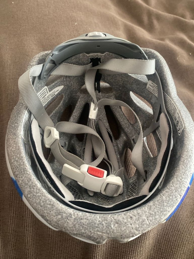 Used Giro Tempest 2020 bike — image 3 of 3