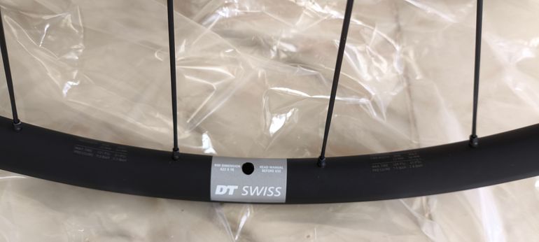 【再値下げ】DT SWISS PR1400 DICUT ダイカット DB 21 DT SWISS PR1400 ダイカット DICUT DB 21 アルミ チューブレス