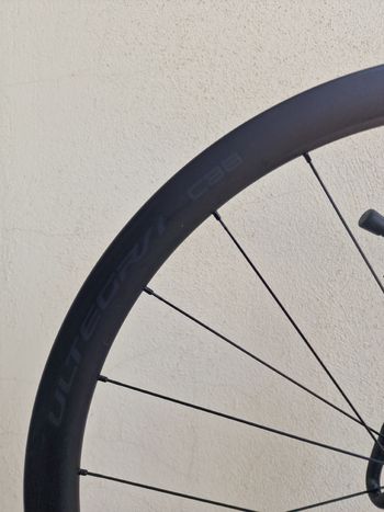 Used Shimano Ultegra C36 2022 bike — image 5 of 8