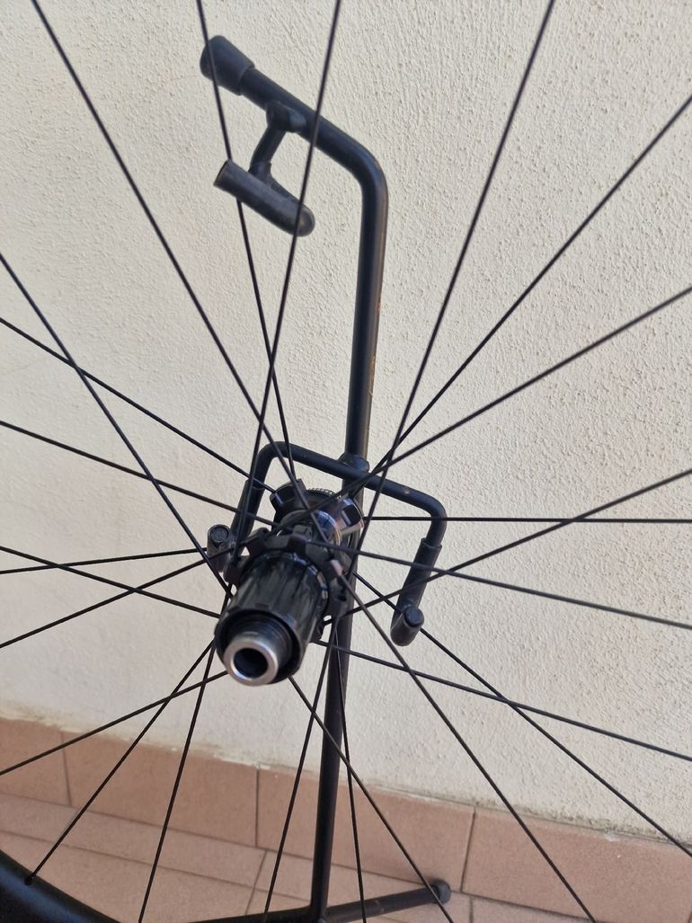 Used Shimano Ultegra C36 2022 bike — image 4 of 8