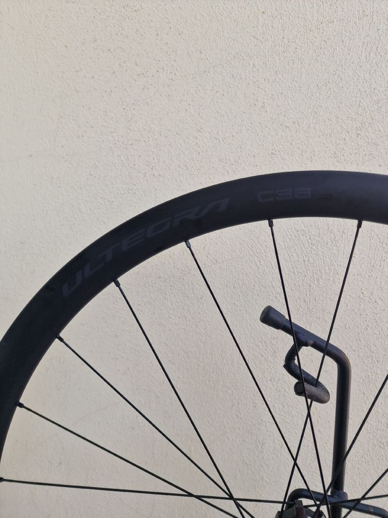 Used Shimano Ultegra C36 2022 bike — image 6 of 8