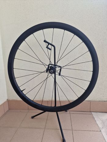 Used Shimano Ultegra C36 2022 bike — image 3 of 8