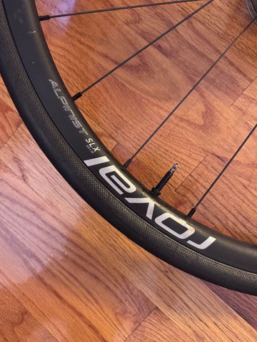 Used Roval Alpinist SLX Disc 2023 bike — image 1 of 7