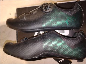Used Northwave storm carbon bike — image 3 of 3