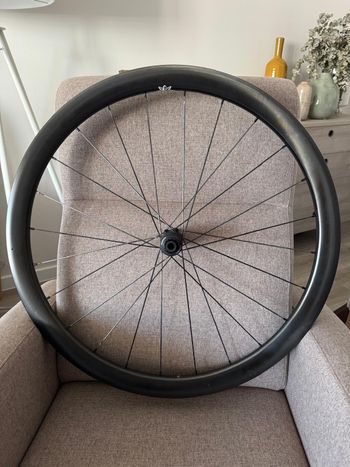 Tweedehands kasperwheels Aero 40 MM Carbon. DtSwiss 180 Ratchet 54 2023 Wheels